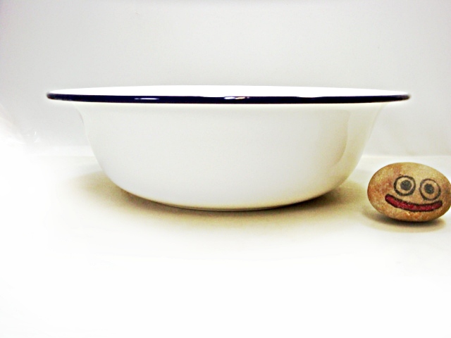 画像: 日本製 淵色つき琺瑯の洗面器 32cm 綺麗な研ぎ水桶・伊予鉢水盤・家庭用にも